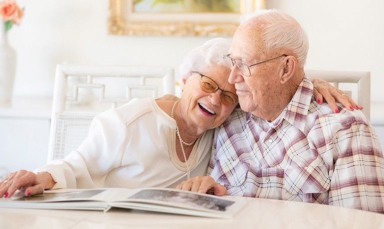 Muryl and Christiane Cole hug